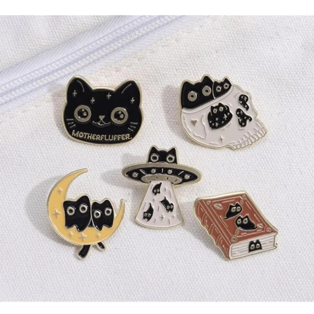 Women’s Jewelry Cute Black and White Spooky Haunted Cat Fashion Enamel Pin Set